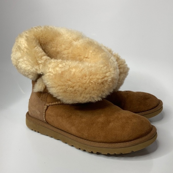 UGG Australia Bailey button short boots chestnut size 6 - Picture 1 of 12